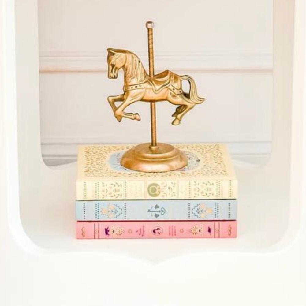 ❤️ Set of 3 decorative books